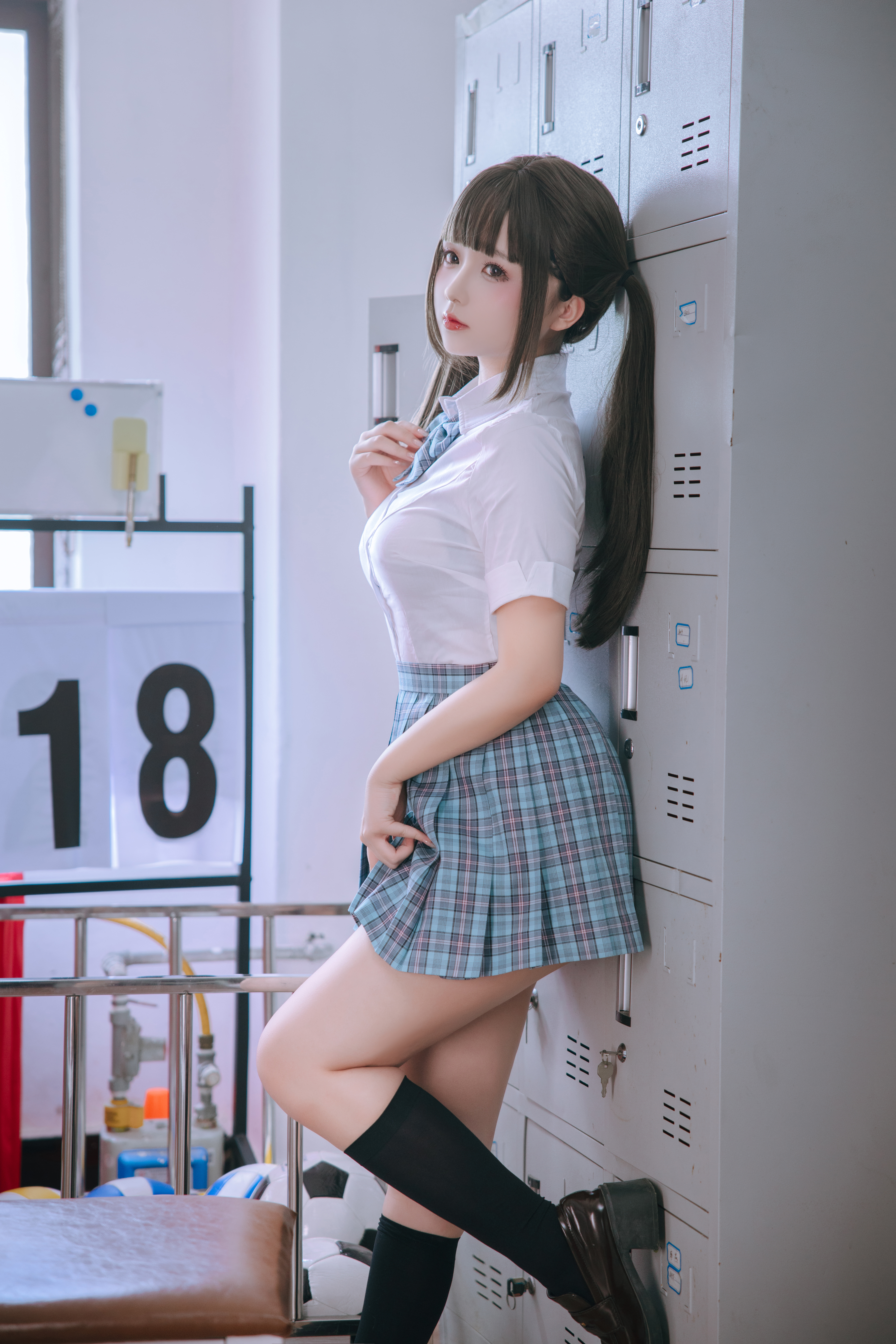 图片[1]-日奈娇 更衣室二次元cos图集全册资源在线观看共87P